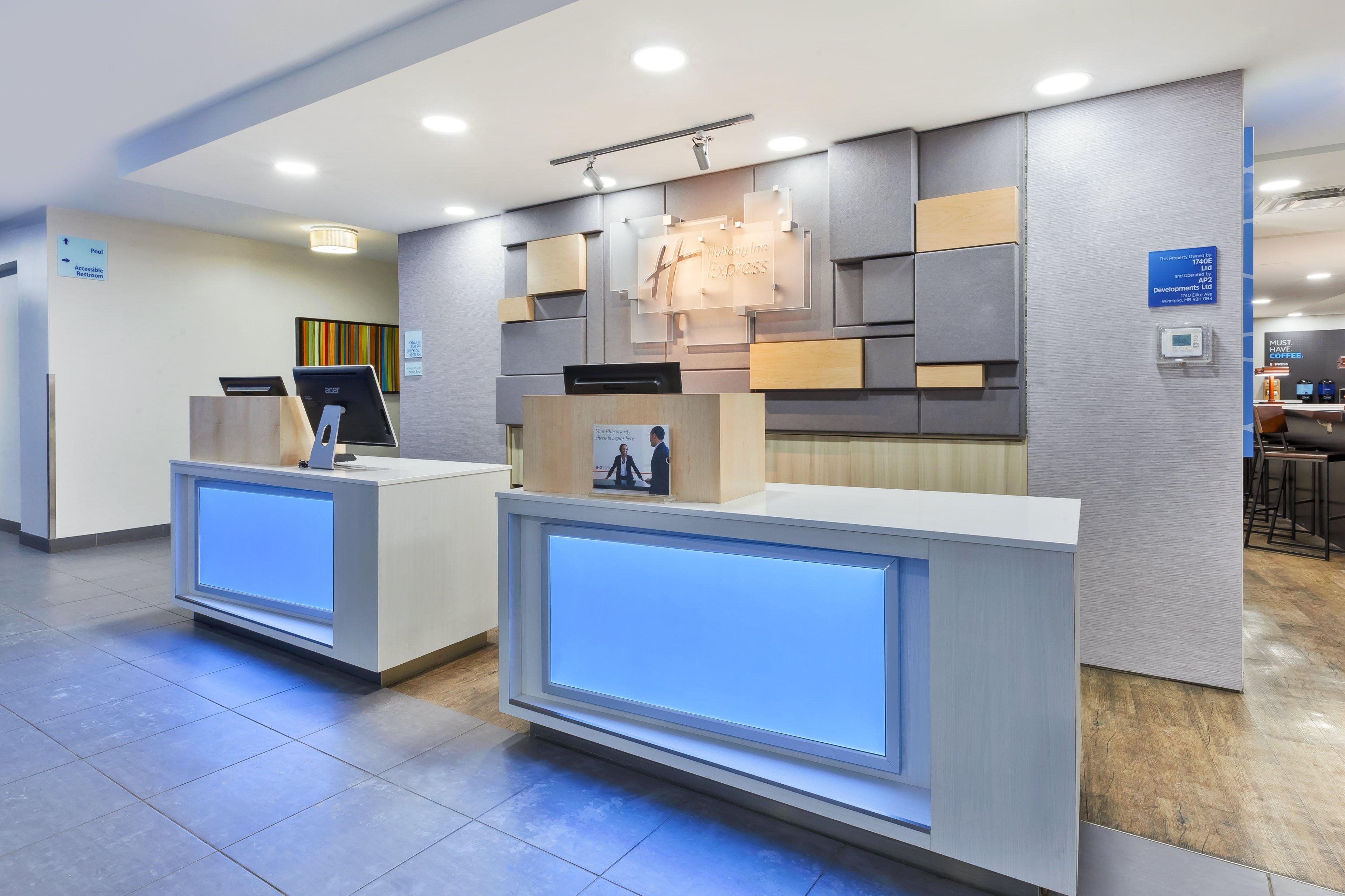 Holiday Inn Express Winnipeg Airport - Polo Park, An Ihg Hotel Экстерьер фото