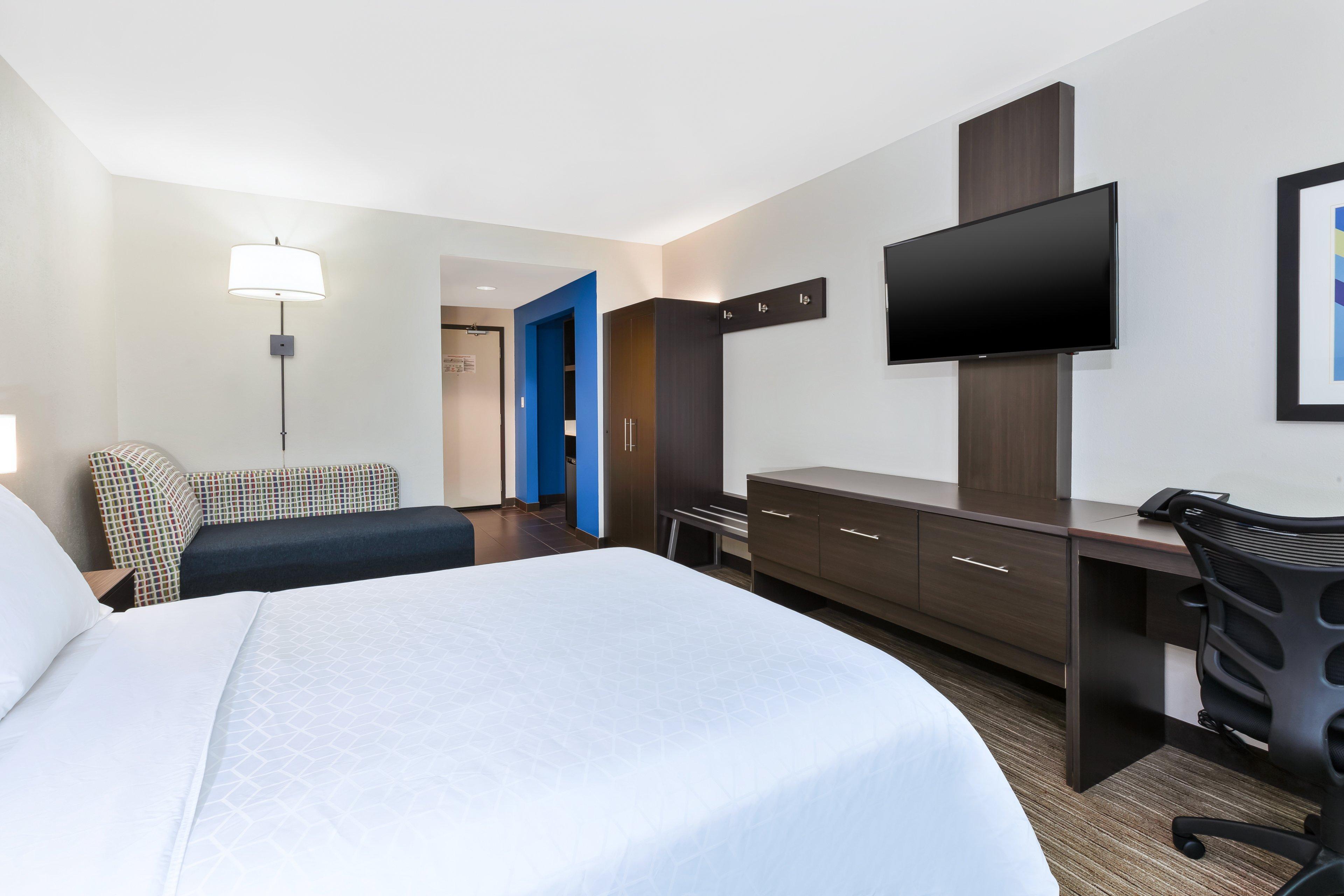 Holiday Inn Express Winnipeg Airport - Polo Park, An Ihg Hotel Экстерьер фото