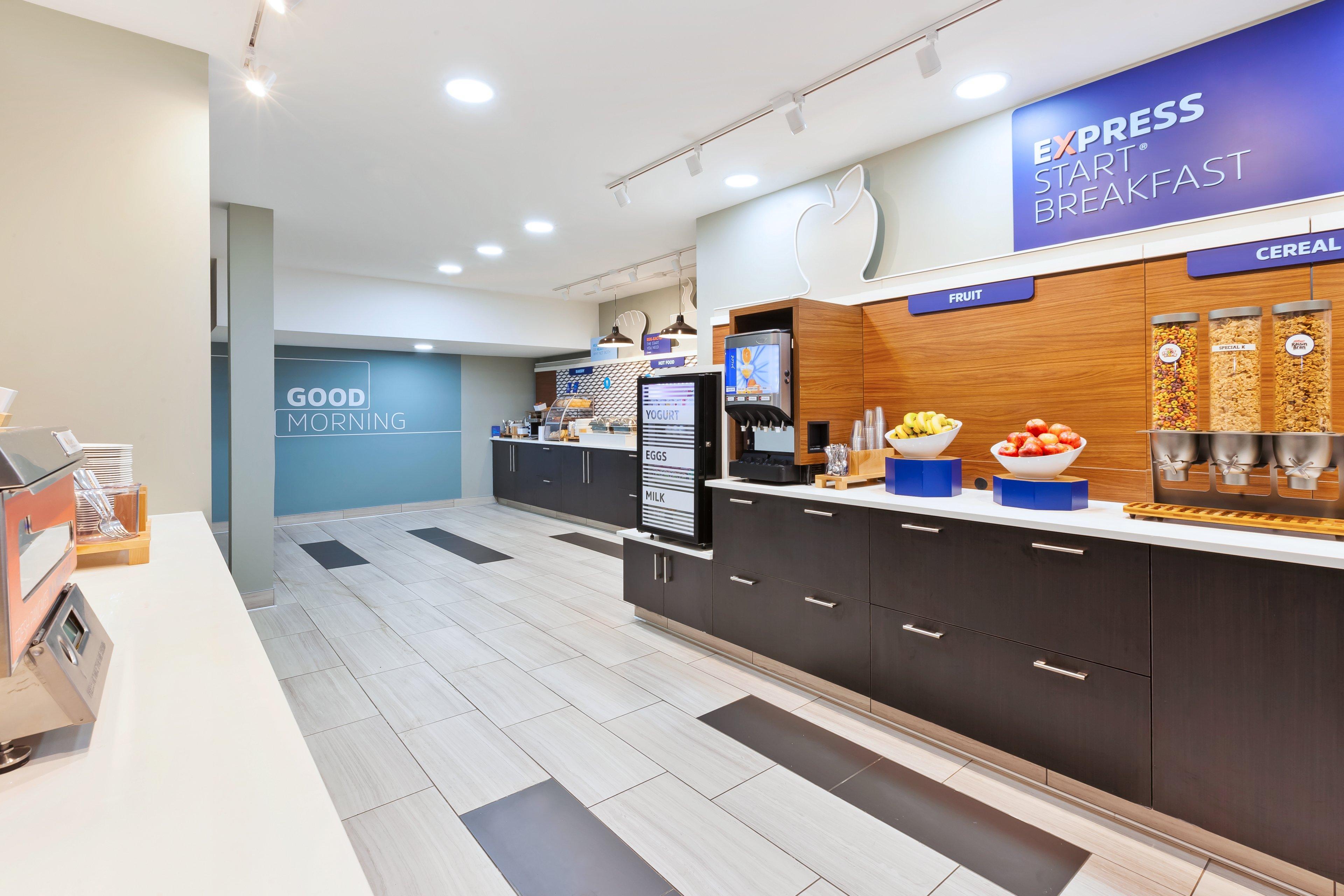Holiday Inn Express Winnipeg Airport - Polo Park By Ihg Экстерьер фото