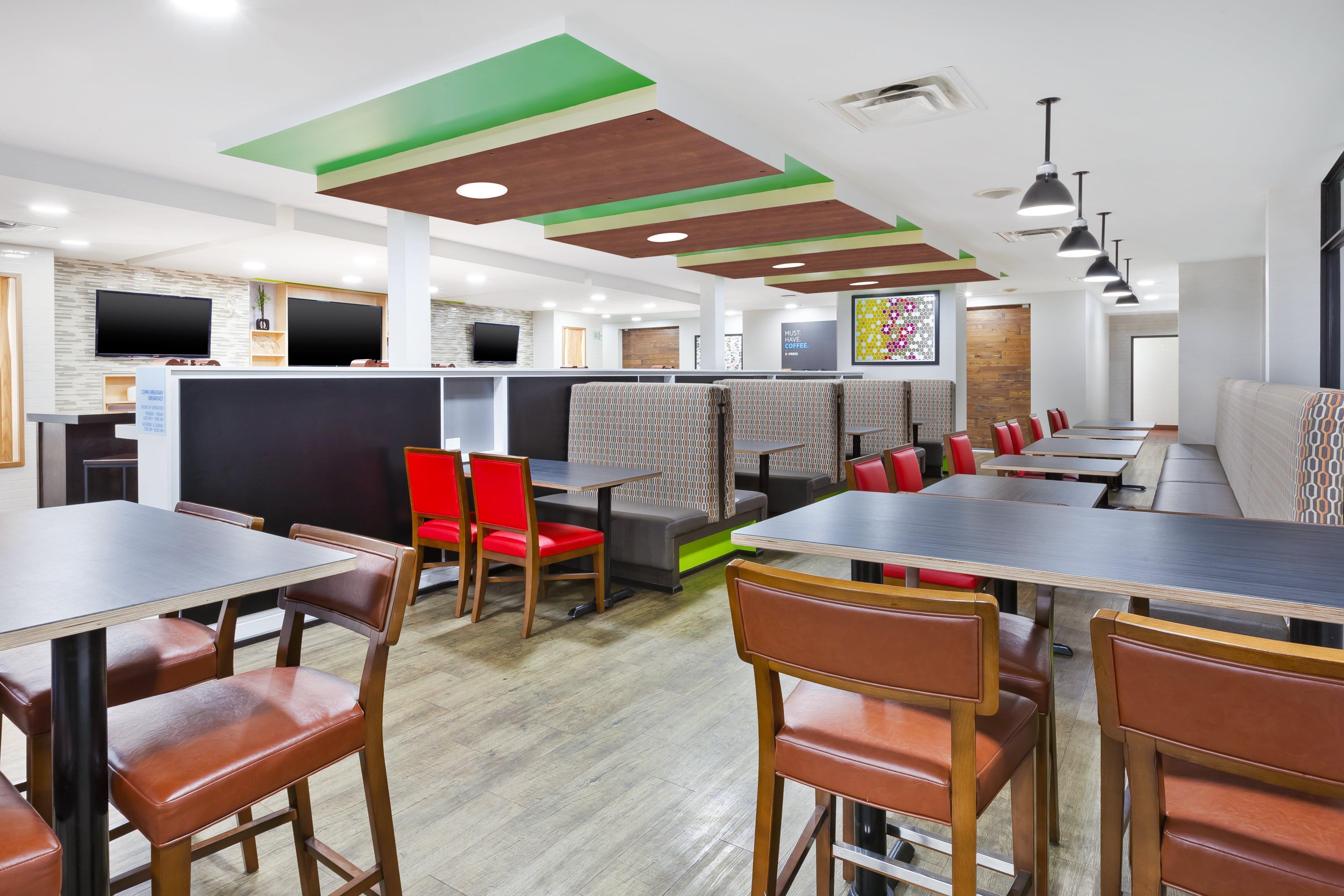 Holiday Inn Express Winnipeg Airport - Polo Park By Ihg Экстерьер фото